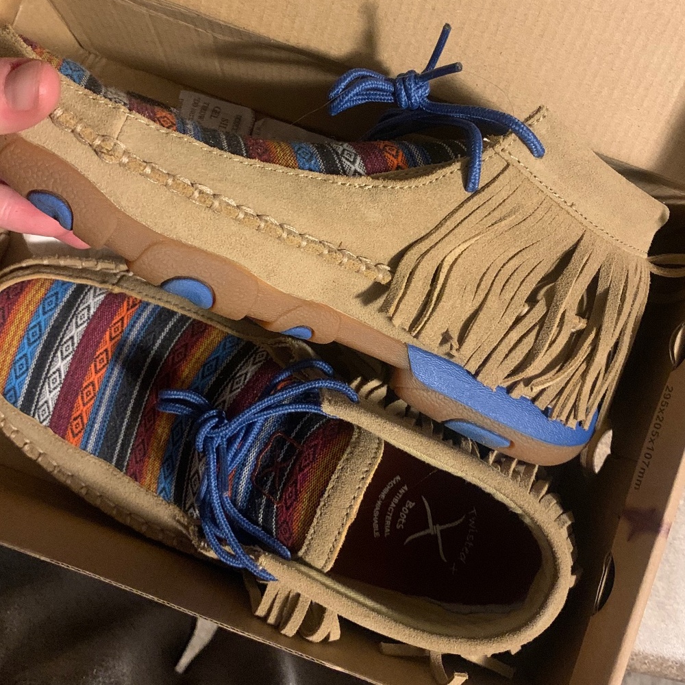 Twisted X fringe Mocs - Picture 3 of 4